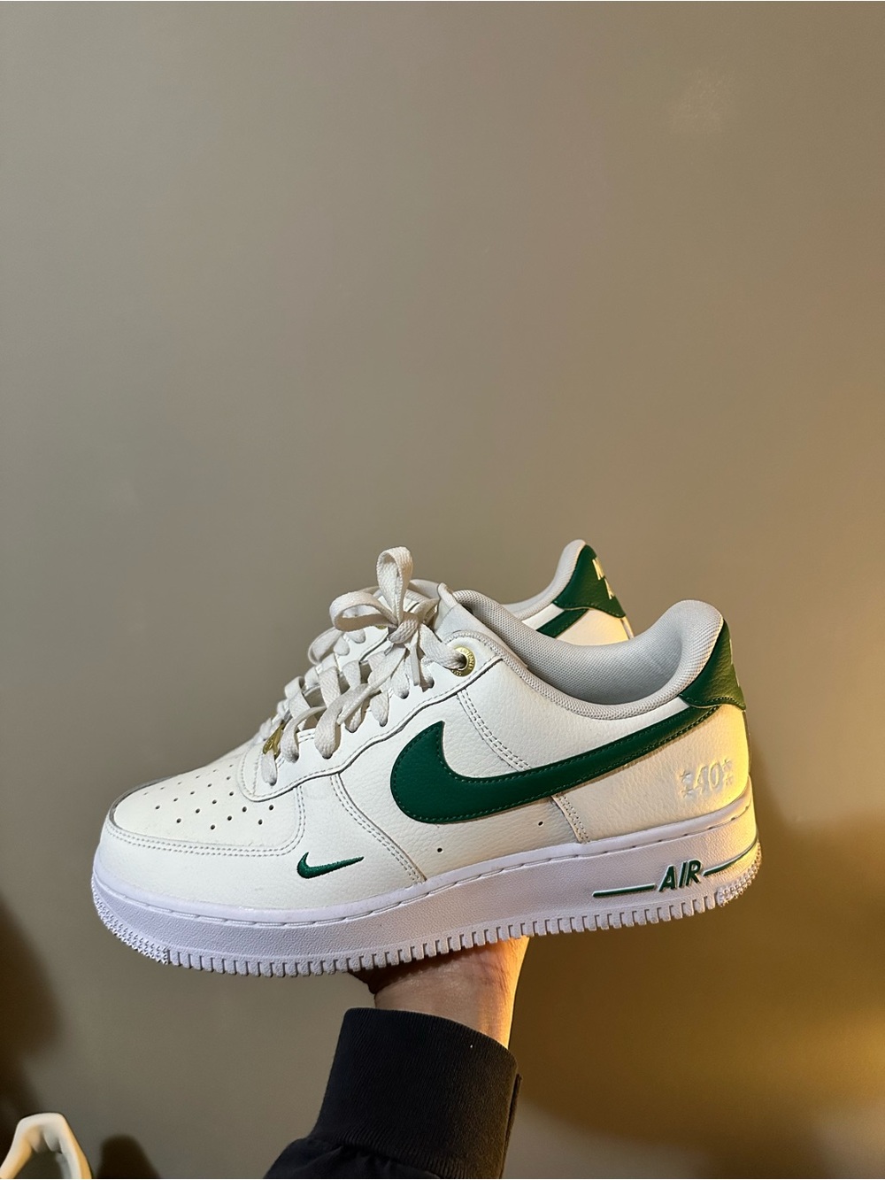 Nike Men's Low-Top White Sneakers with Green Swoosh